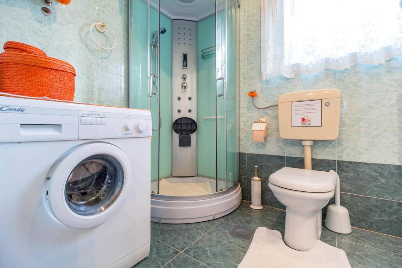 Appartement Kuca Za Odmor Lucy à Pula Extérieur photo