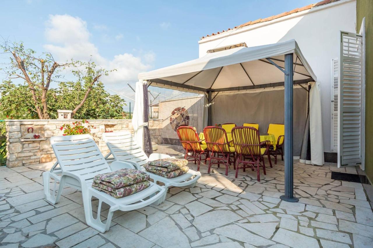 Appartement Kuca Za Odmor Lucy à Pula Extérieur photo