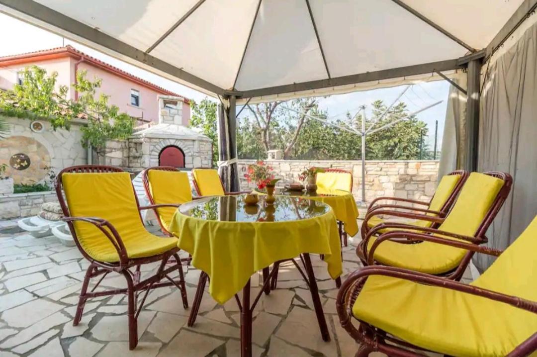 Appartement Kuca Za Odmor Lucy à Pula Extérieur photo